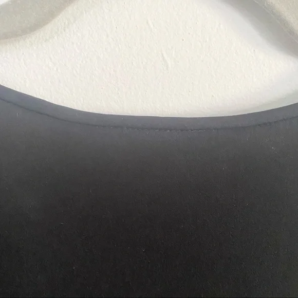 Diane Von Furstenberg 100% Silk Animal Print Short Sleeve Blouse - Picture 8 of 12